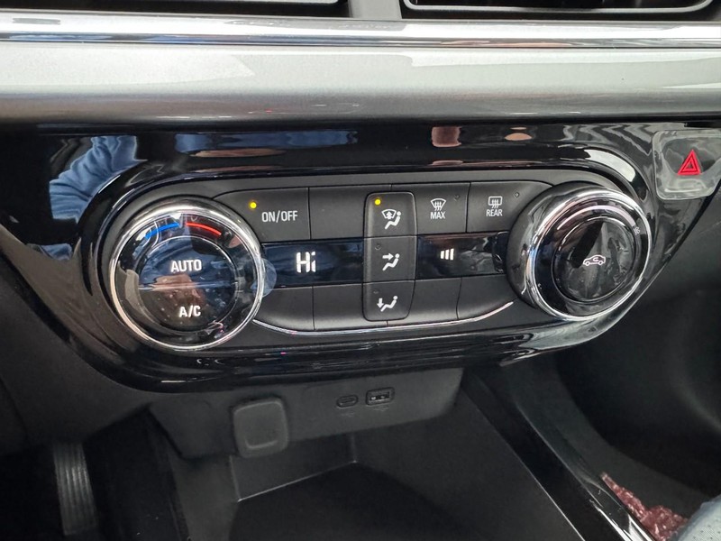 Chevrolet Trax Vehicle Image 12