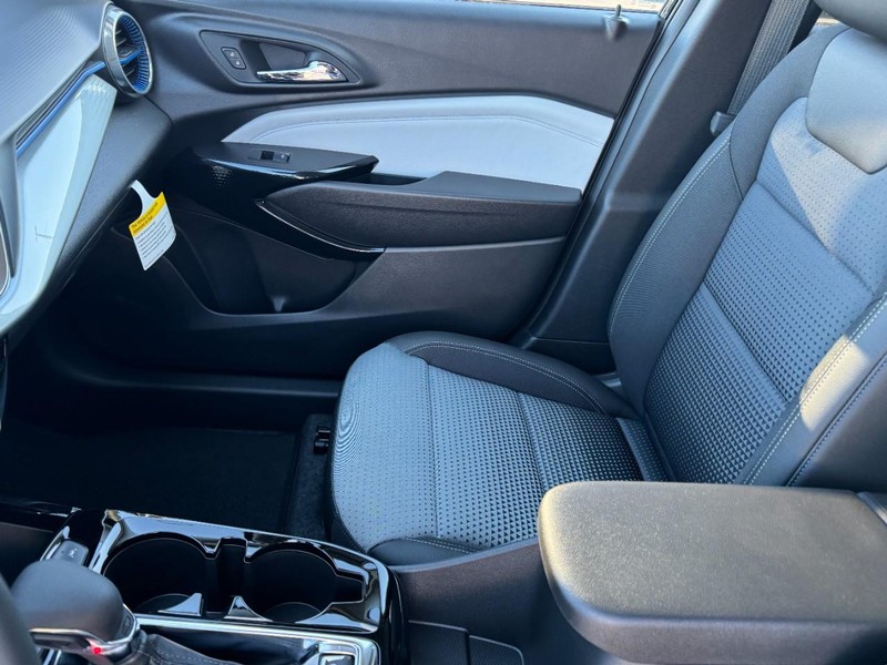 Chevrolet Trax Vehicle Image 08