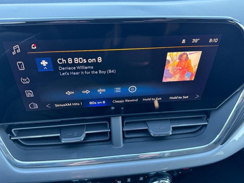 Chevrolet Trax Vehicle Image 14