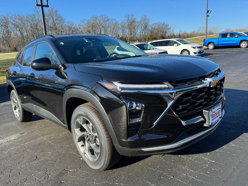 Chevrolet Trax Vehicle Image 02