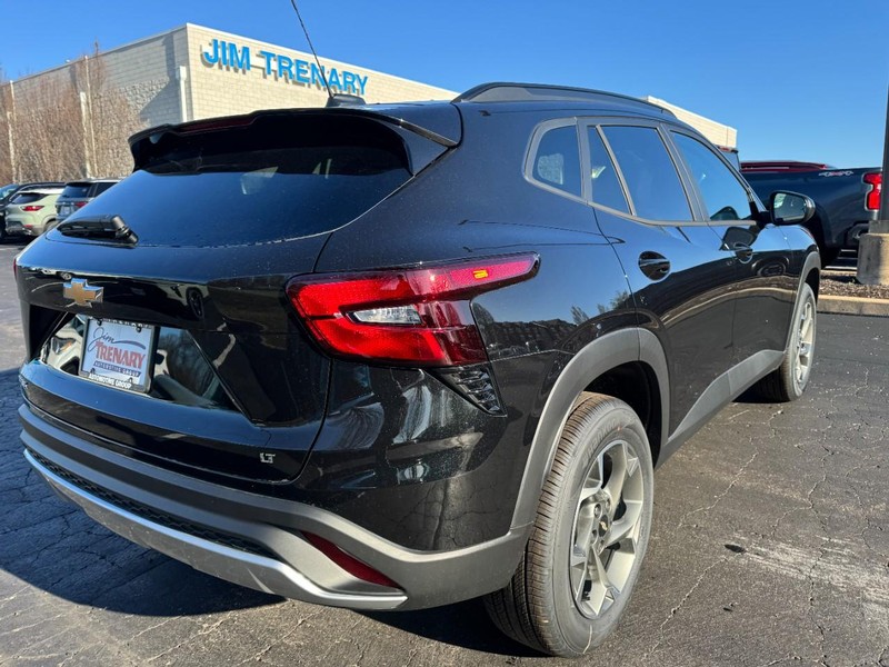 Chevrolet Trax Vehicle Image 03