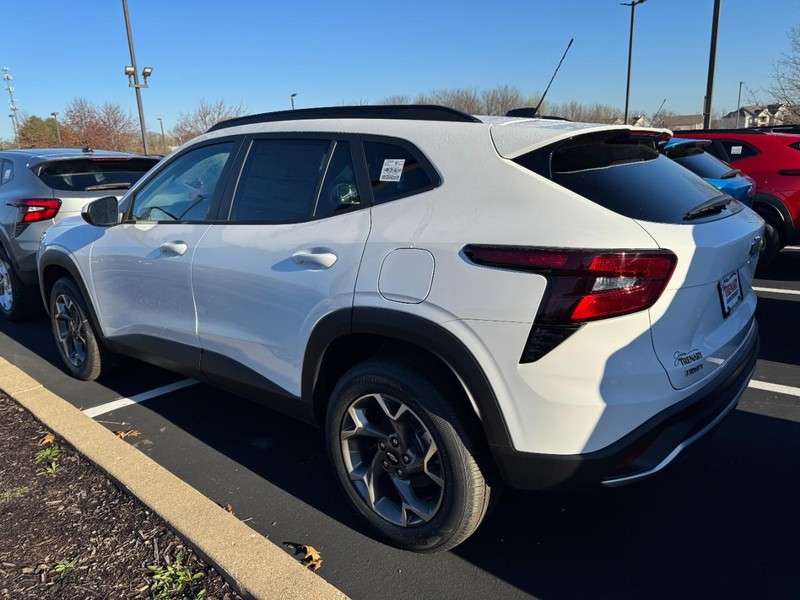 Chevrolet Trax Vehicle Image 03