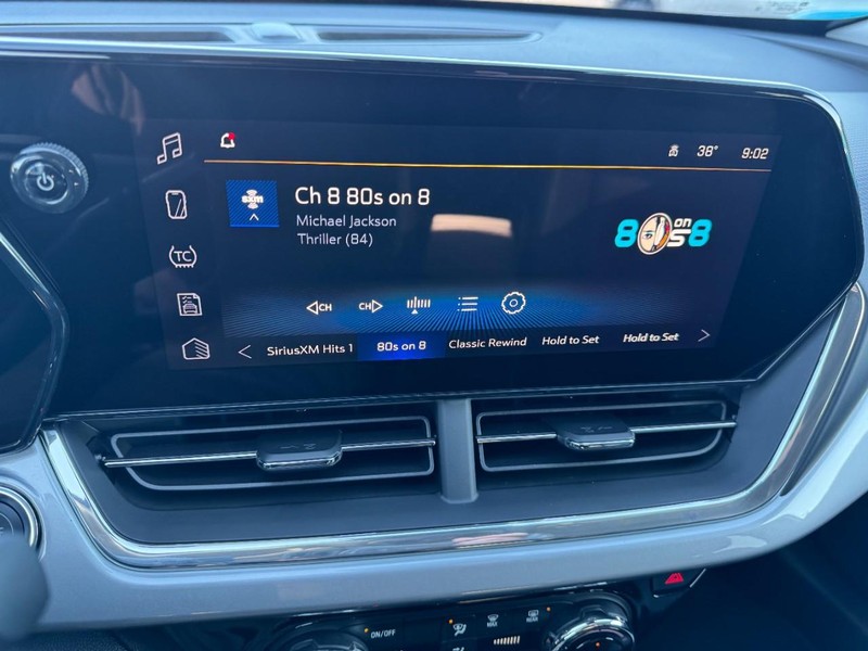 Chevrolet Trax Vehicle Image 13