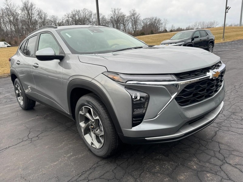 Chevrolet Trax Vehicle Image 02