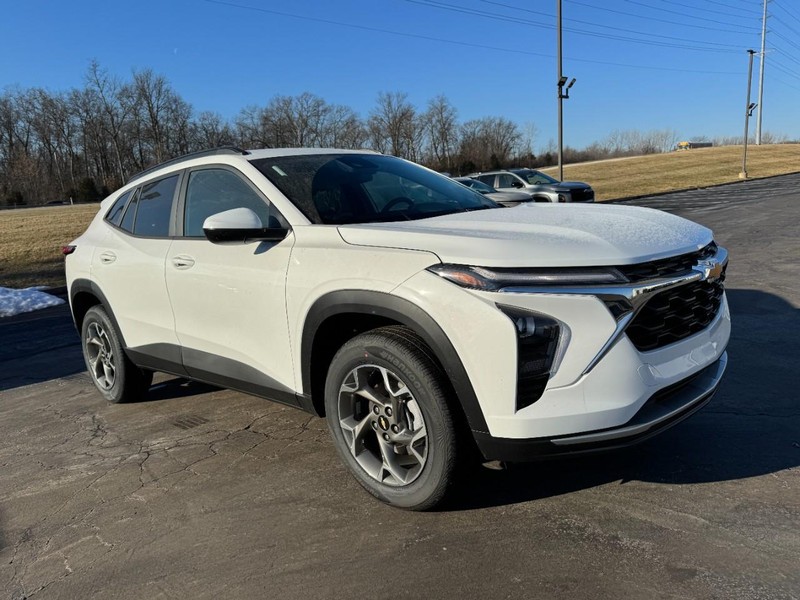 Chevrolet Trax Vehicle Image 02