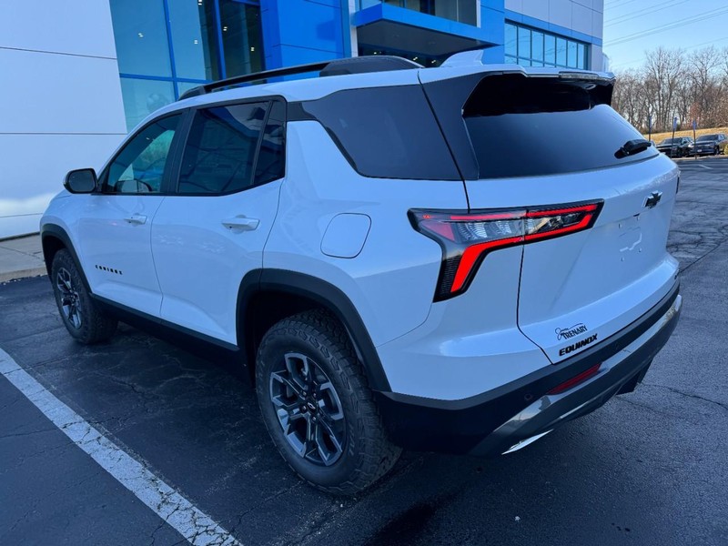 Chevrolet Equinox Vehicle Image 05