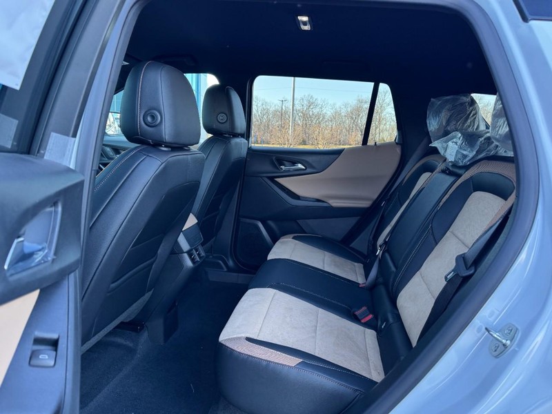 Chevrolet Equinox Vehicle Image 07