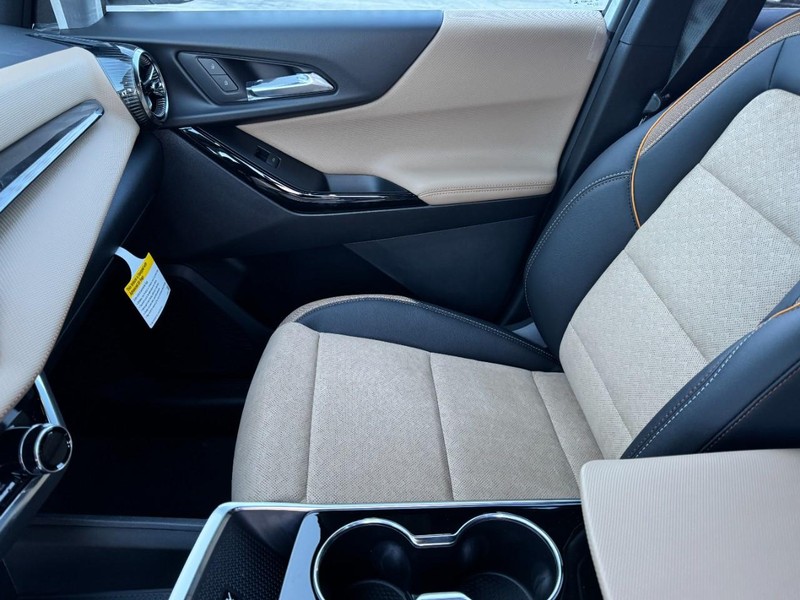 Chevrolet Equinox Vehicle Image 08