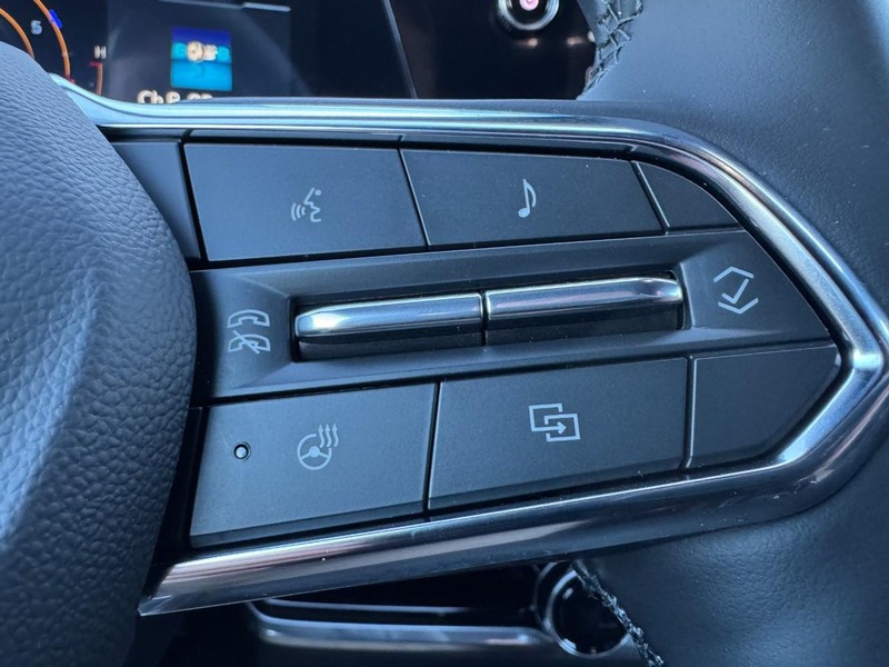 Chevrolet Equinox Vehicle Image 12