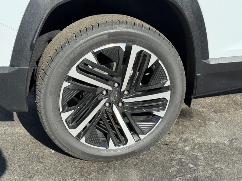 Chevrolet Equinox Vehicle Image 04