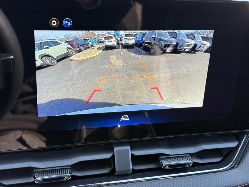 Chevrolet Equinox Vehicle Image 12