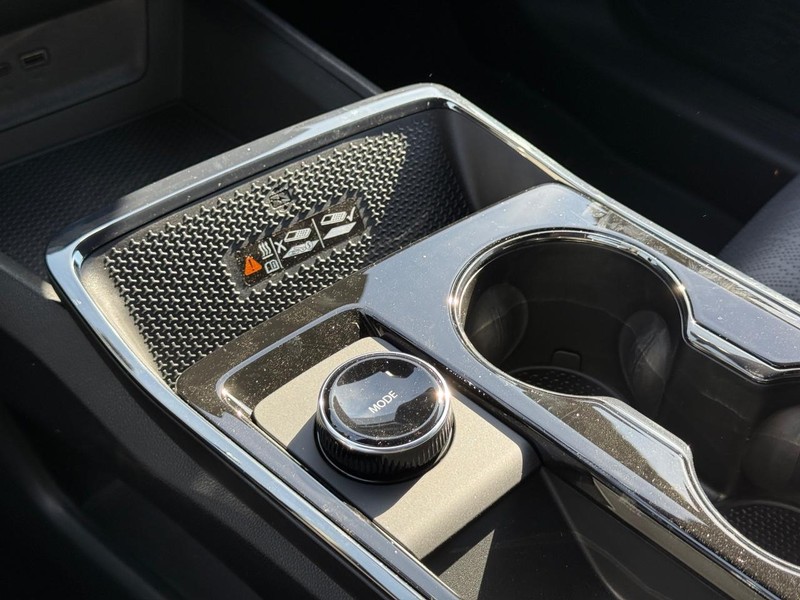 Chevrolet Equinox Vehicle Image 14