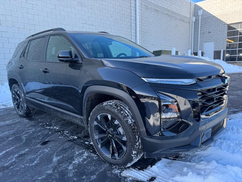 Chevrolet Equinox Vehicle Image 02