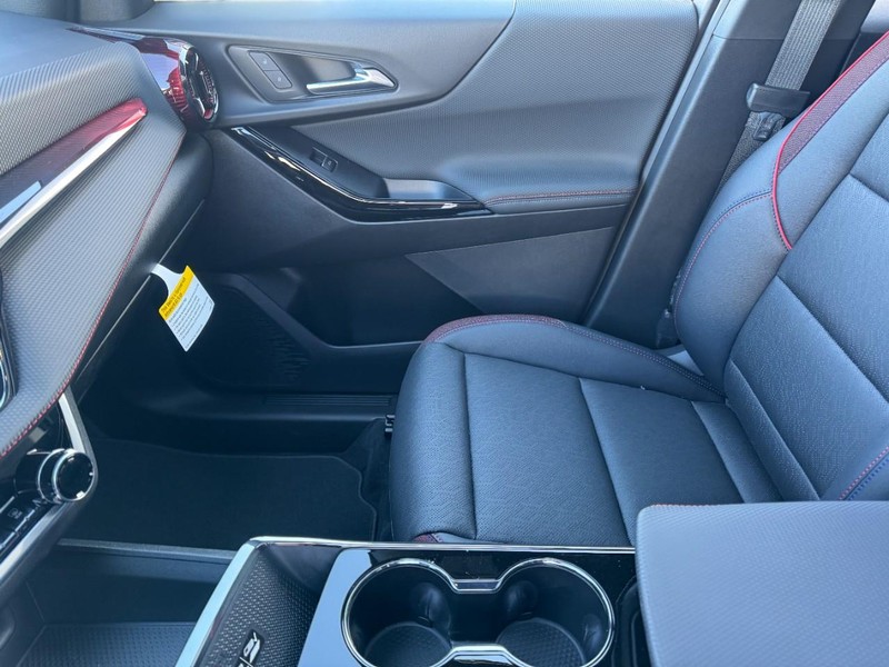 Chevrolet Equinox Vehicle Image 09