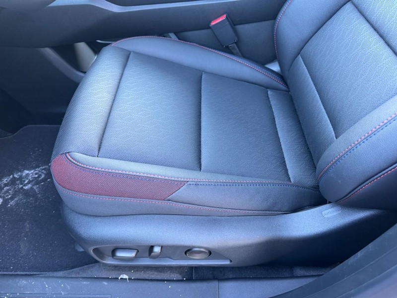 Chevrolet Equinox Vehicle Image 10