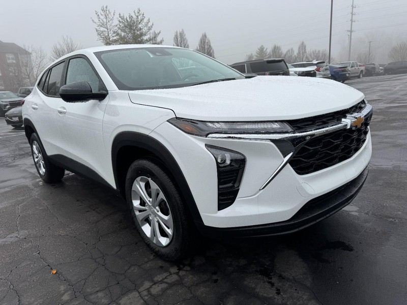 Chevrolet Trax Vehicle Image 02