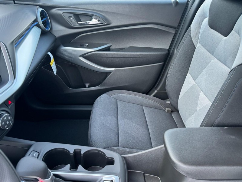 Chevrolet Trax Vehicle Image 08