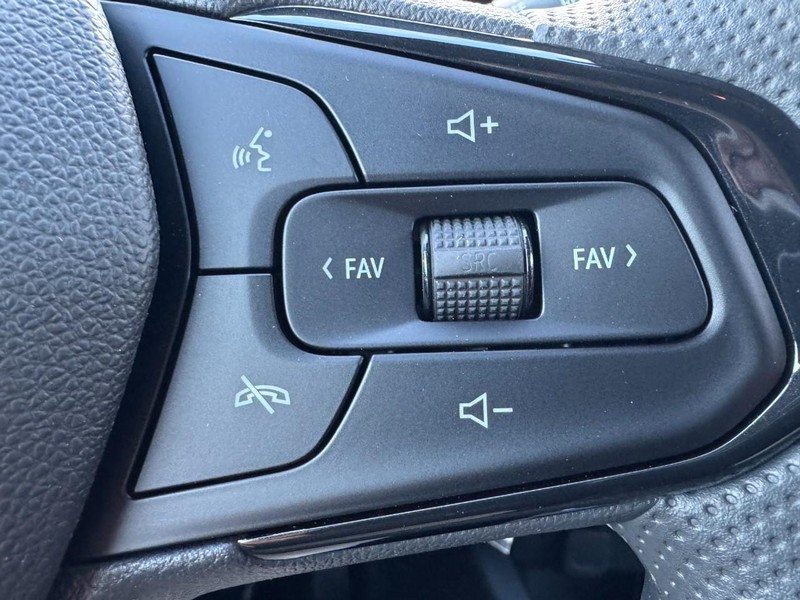 Chevrolet Trax Vehicle Image 12