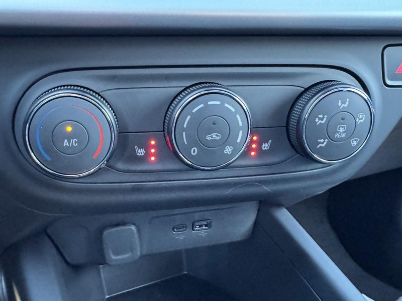 Chevrolet Trax Vehicle Image 12