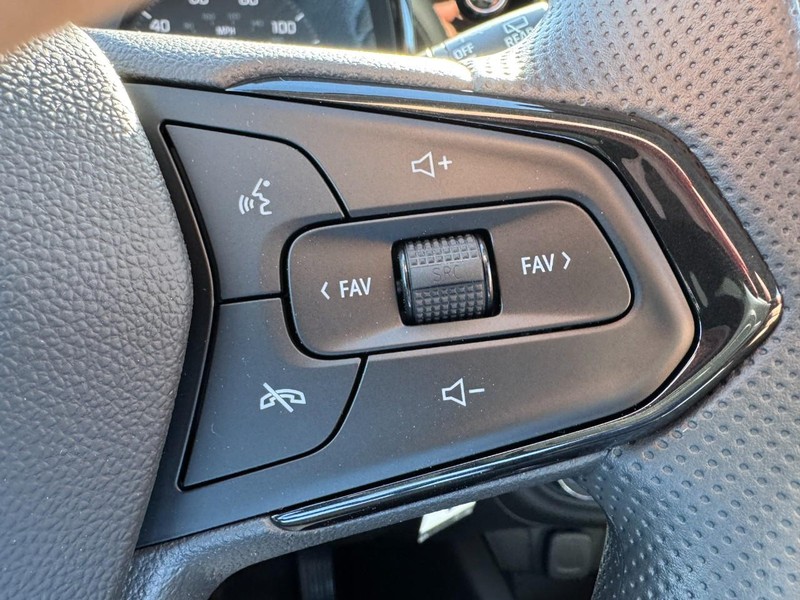 Chevrolet Trax Vehicle Image 12