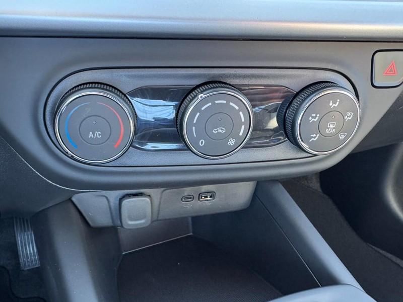 Chevrolet Trax Vehicle Image 13