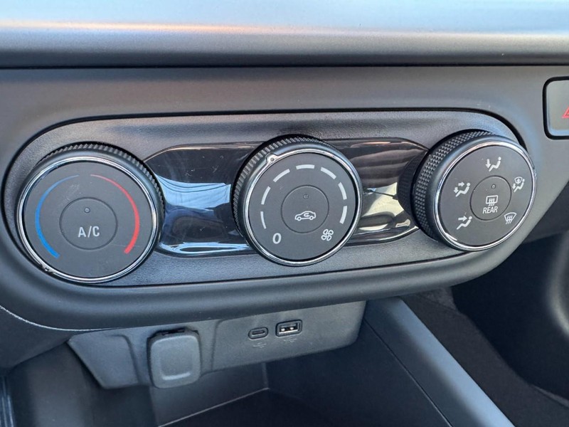 Chevrolet Trax Vehicle Image 17