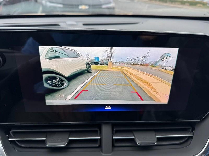 Chevrolet Trax Vehicle Image 13