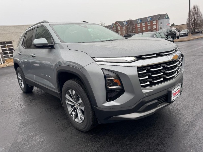 Chevrolet Equinox Vehicle Image 02