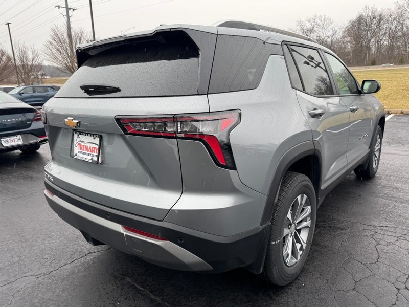 Chevrolet Equinox Vehicle Image 03