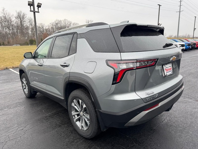 Chevrolet Equinox Vehicle Image 05