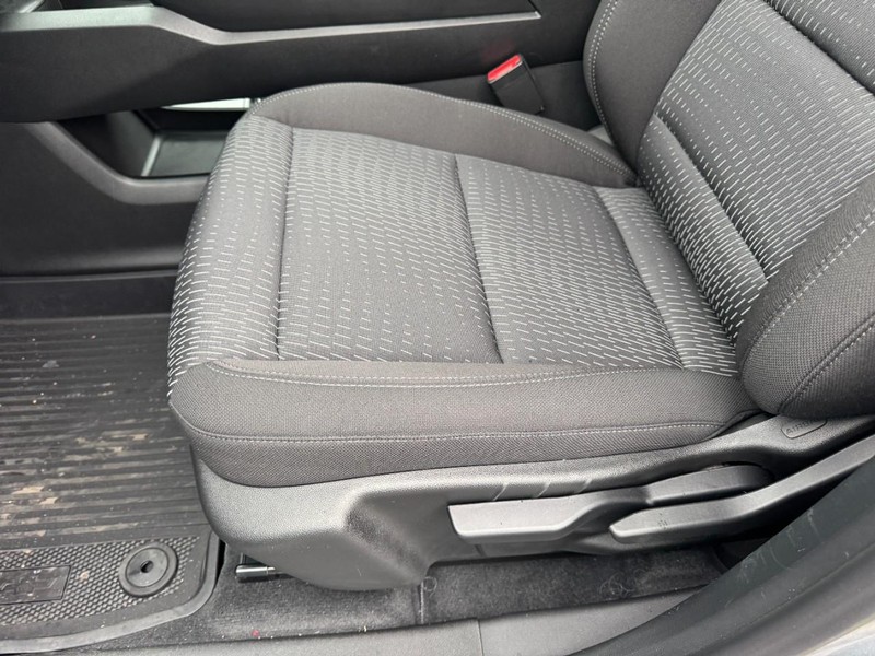 Chevrolet Equinox Vehicle Image 10