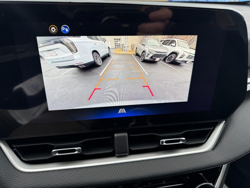 Chevrolet Equinox Vehicle Image 17