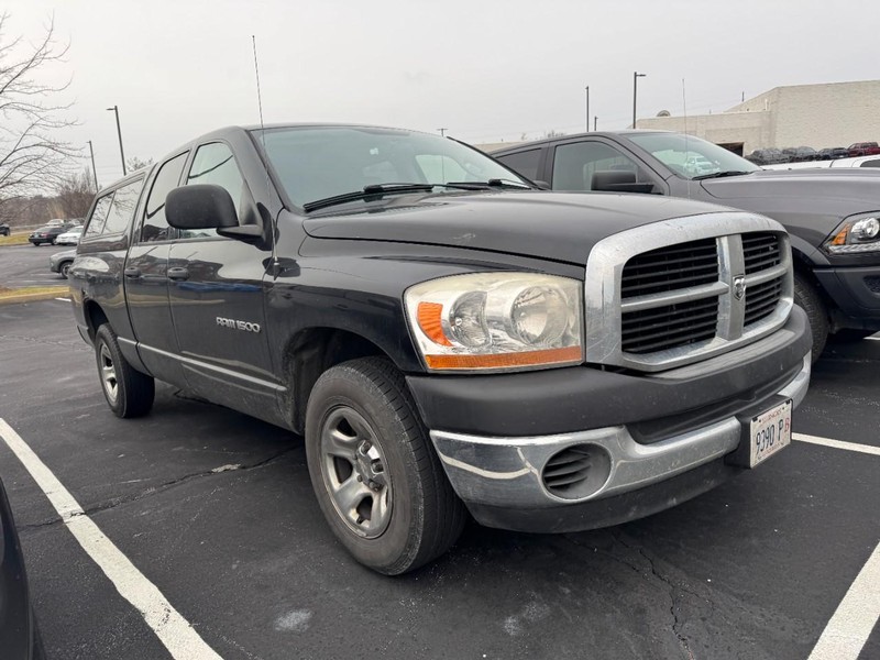 Dodge Ram 1500 Vehicle Image 02