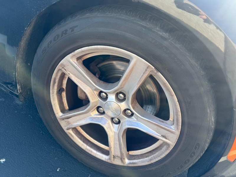 Chevrolet Camaro Vehicle Image 05