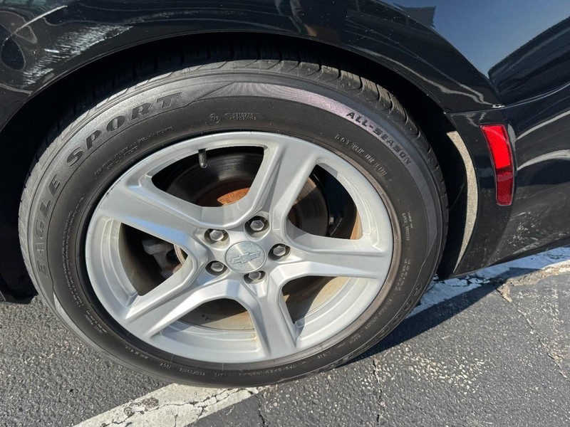 Chevrolet Camaro Vehicle Image 07