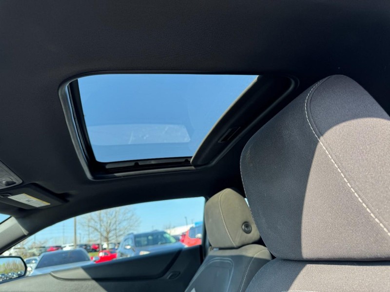 Chevrolet Camaro Vehicle Image 10