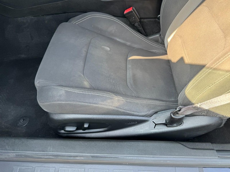 Chevrolet Camaro Vehicle Image 13