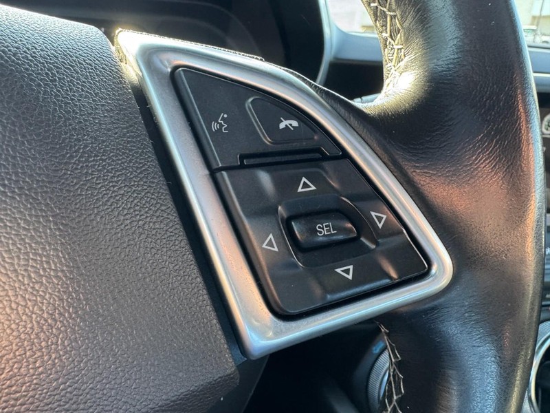 Chevrolet Camaro Vehicle Image 16