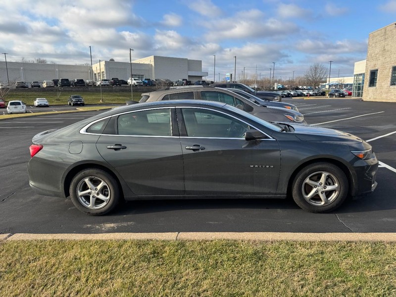 Chevrolet Malibu Vehicle Image 03