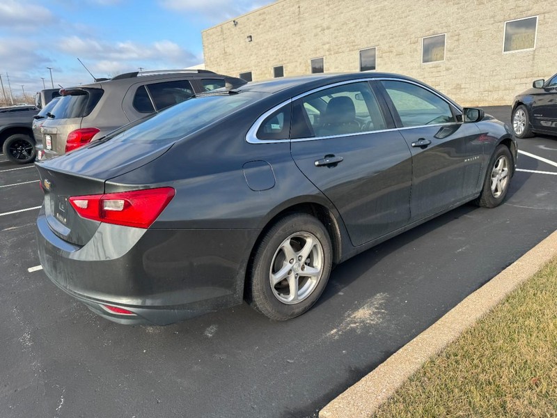 Chevrolet Malibu Vehicle Image 04