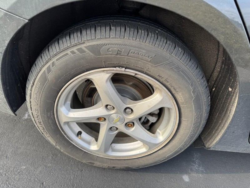 Chevrolet Malibu Vehicle Image 05