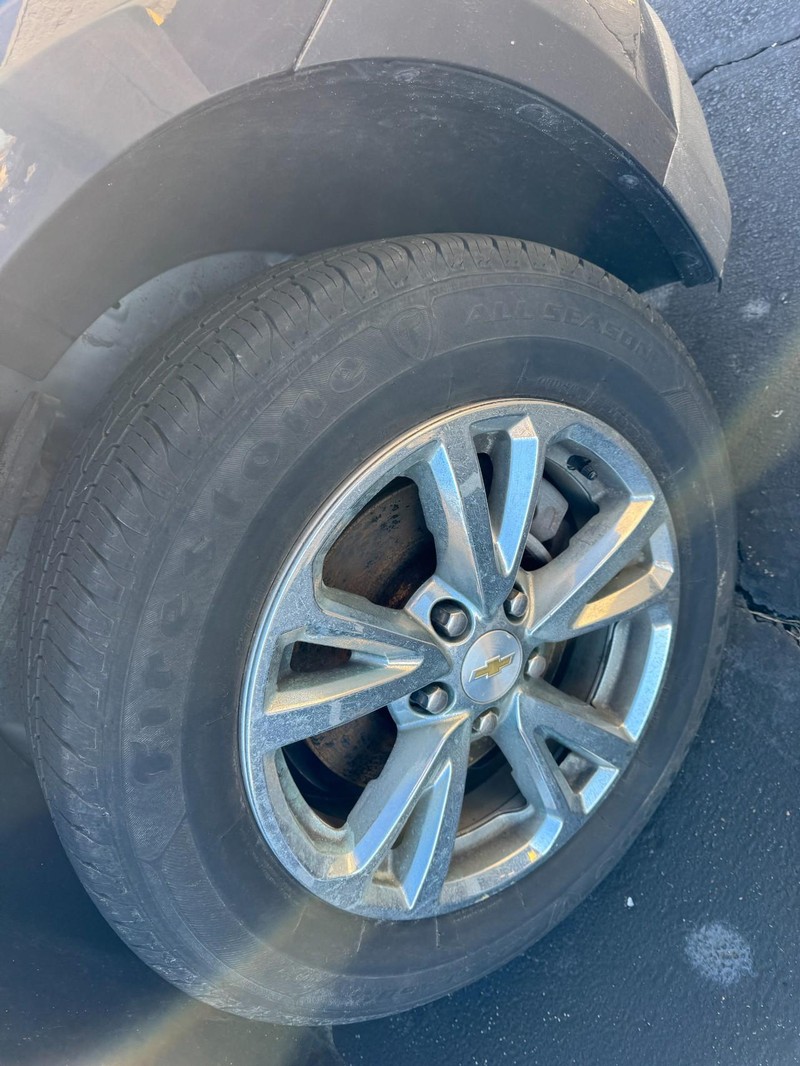 Chevrolet Equinox Vehicle Full-screen Gallery Image 05