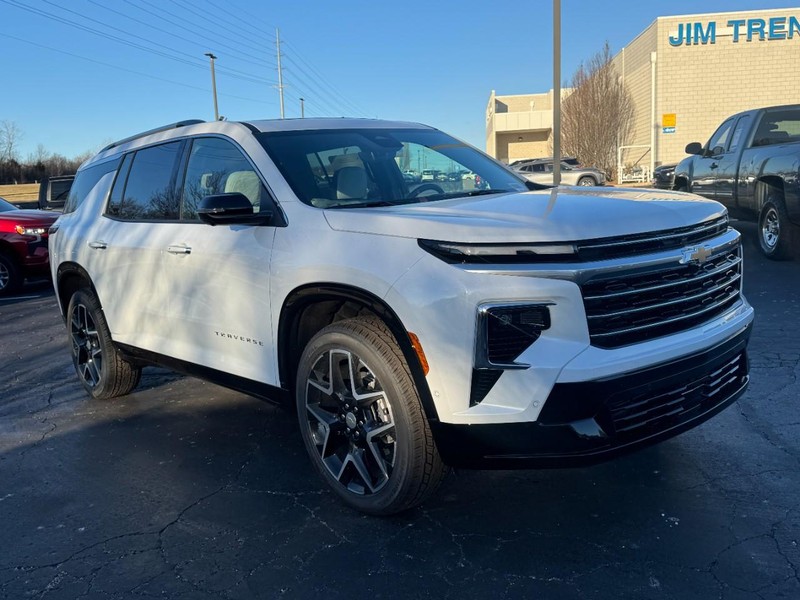 Chevrolet Traverse Vehicle Image 02