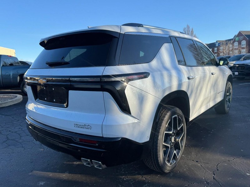 Chevrolet Traverse Vehicle Image 03