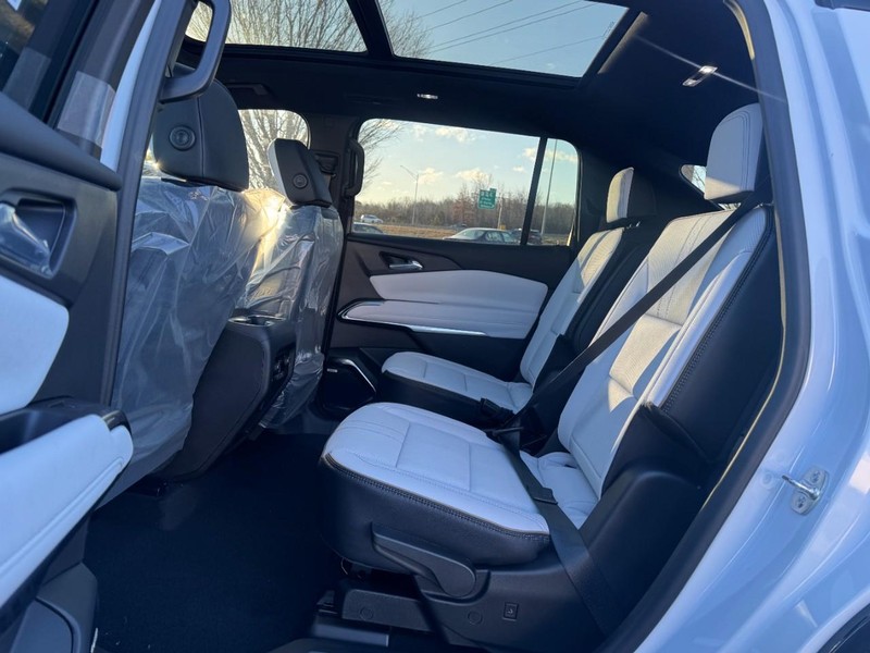 Chevrolet Traverse Vehicle Image 07