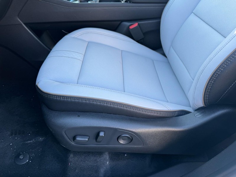 Chevrolet Traverse Vehicle Image 10