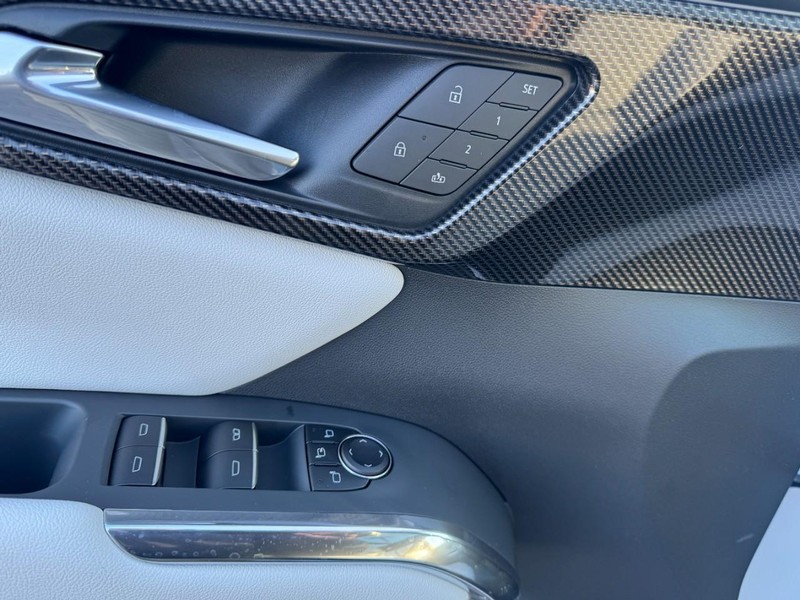 Chevrolet Traverse Vehicle Image 11