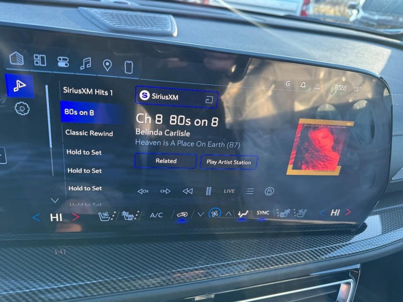 Chevrolet Traverse Vehicle Image 15