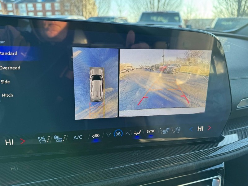 Chevrolet Traverse Vehicle Image 17