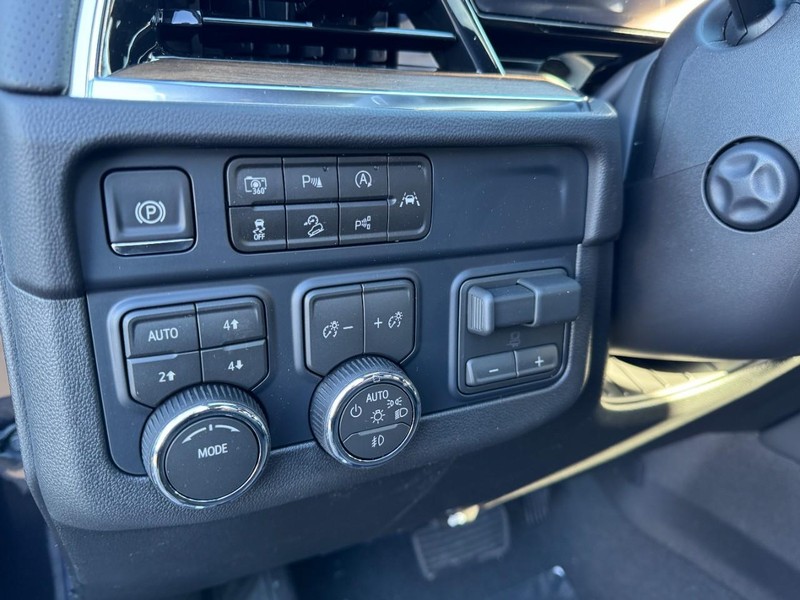 Chevrolet Tahoe Vehicle Image 10